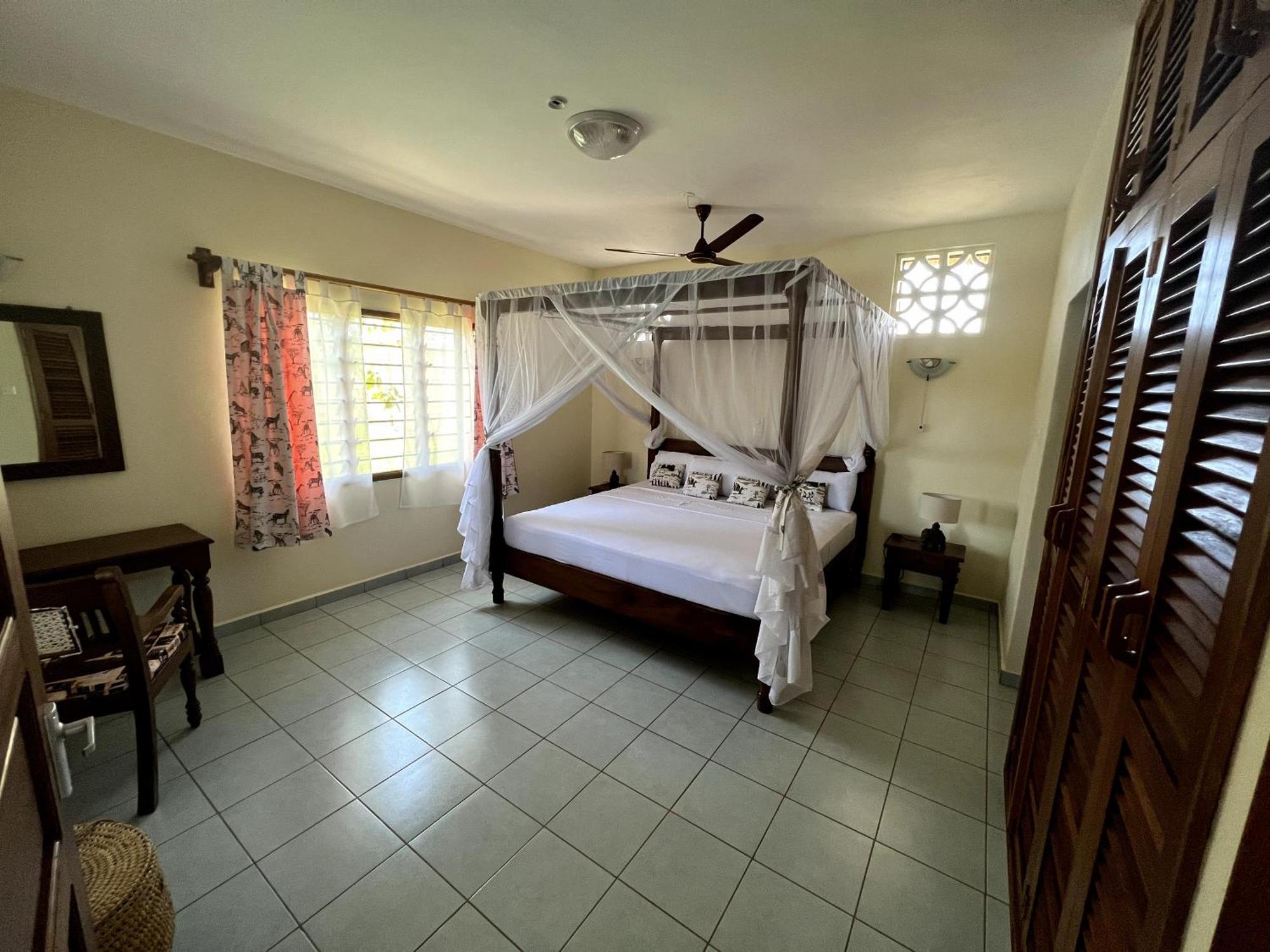 Paradiesische Villa Maisha Mazuri Mit Pool. Terrasse Und Personal ディアニ・ビーチ エクステリア 写真