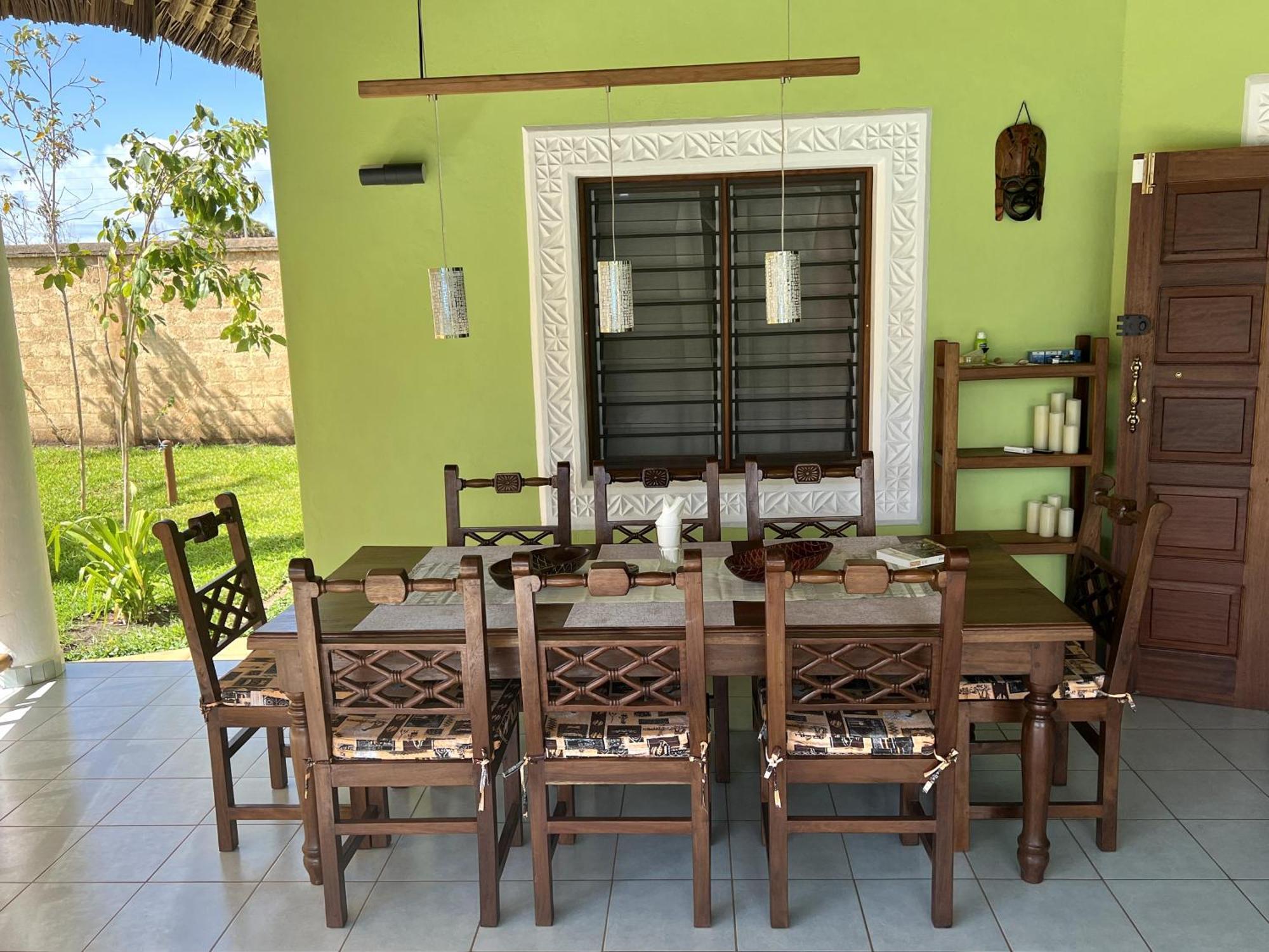 Paradiesische Villa Maisha Mazuri Mit Pool. Terrasse Und Personal ディアニ・ビーチ エクステリア 写真