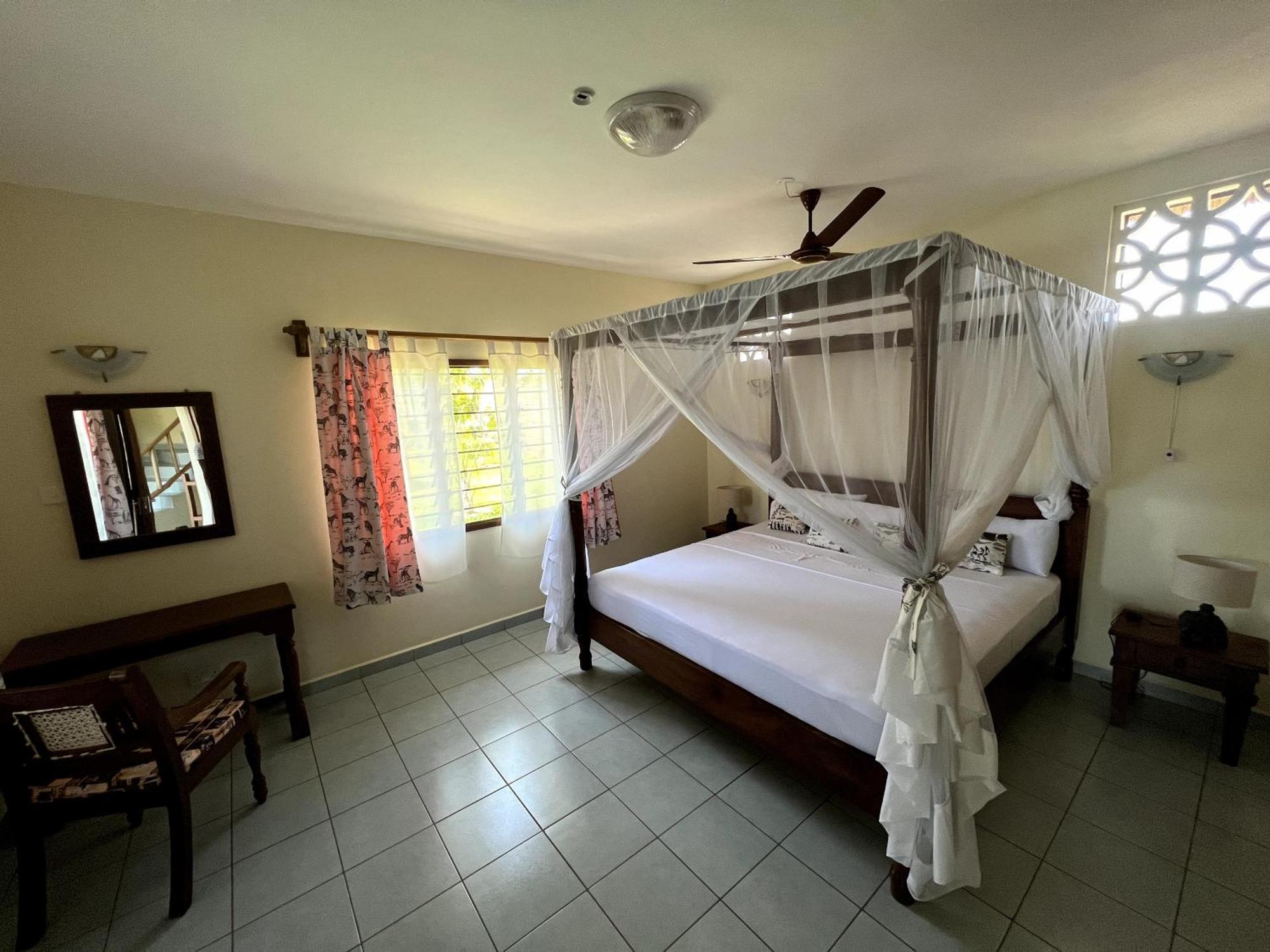 Paradiesische Villa Maisha Mazuri Mit Pool. Terrasse Und Personal ディアニ・ビーチ エクステリア 写真