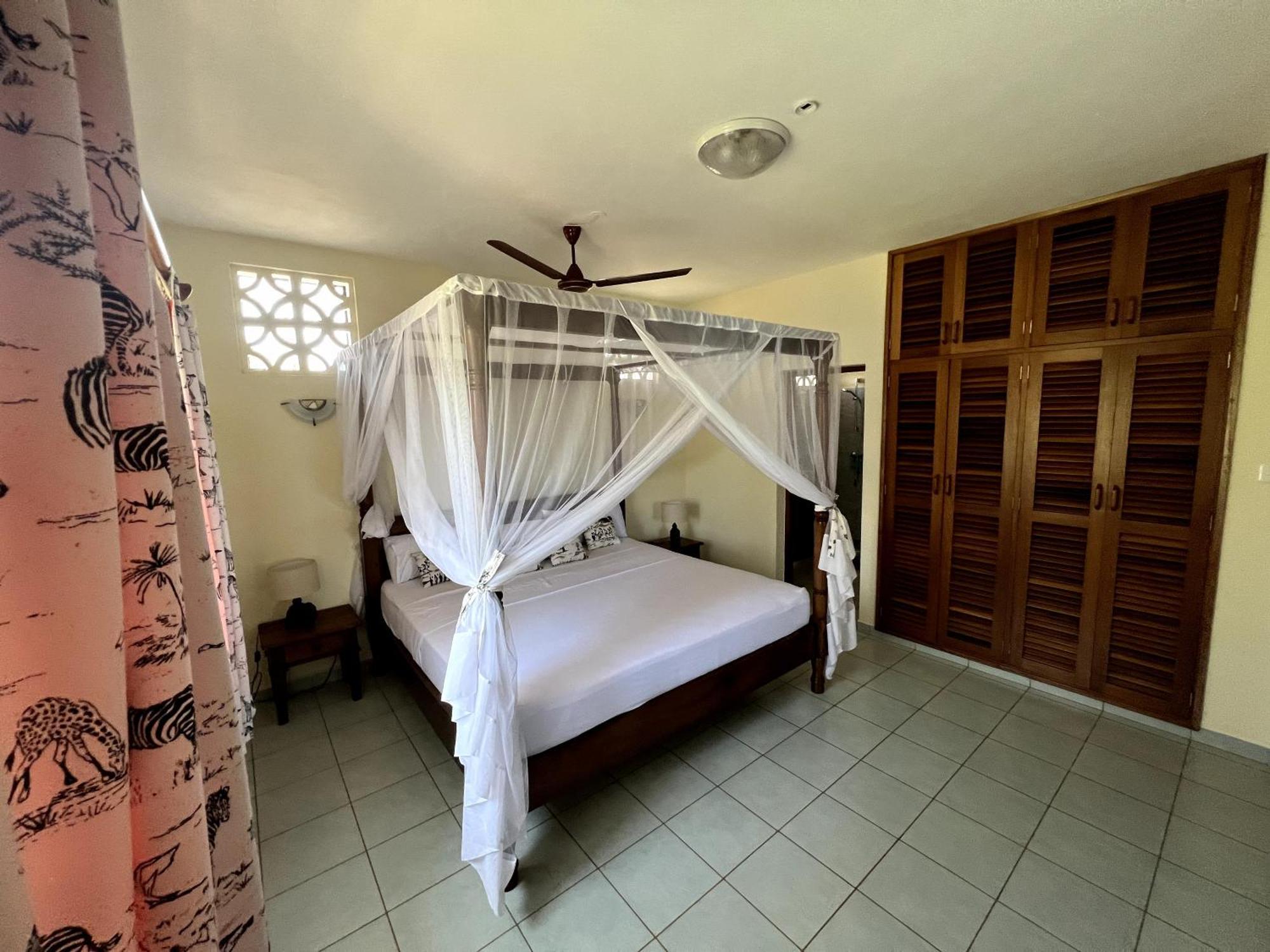 Paradiesische Villa Maisha Mazuri Mit Pool. Terrasse Und Personal ディアニ・ビーチ エクステリア 写真