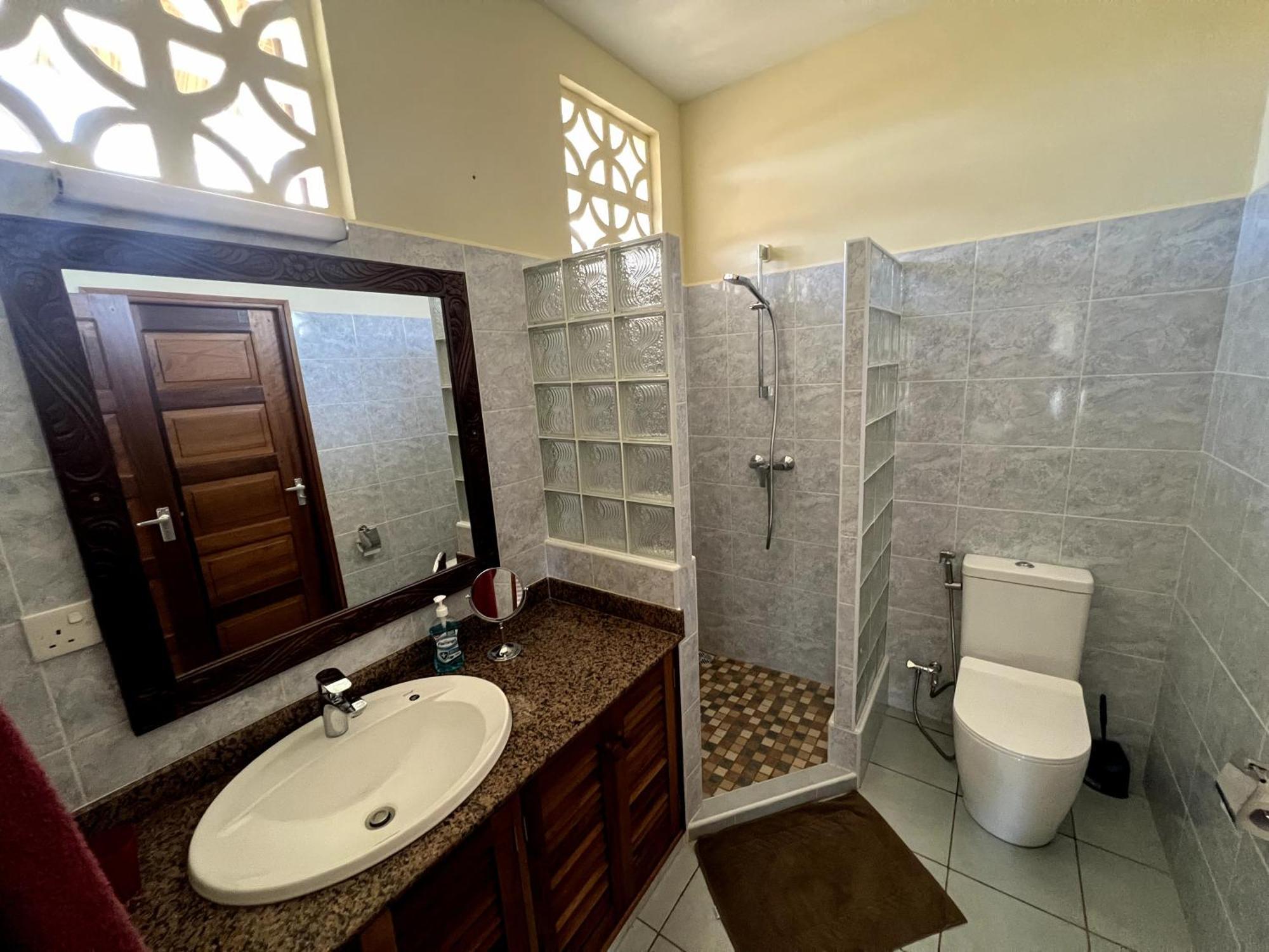 Paradiesische Villa Maisha Mazuri Mit Pool. Terrasse Und Personal ディアニ・ビーチ エクステリア 写真