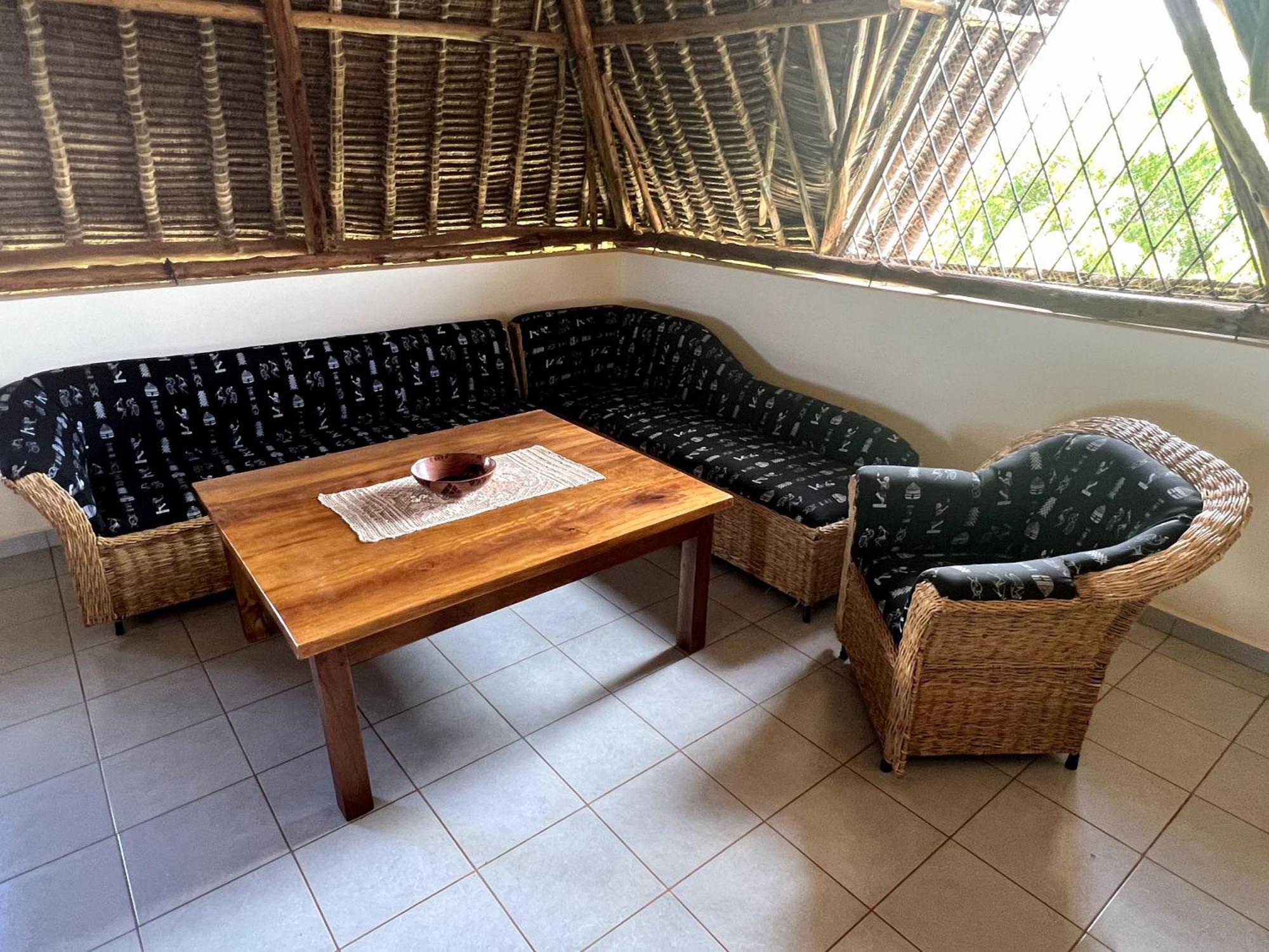 Paradiesische Villa Maisha Mazuri Mit Pool. Terrasse Und Personal ディアニ・ビーチ エクステリア 写真