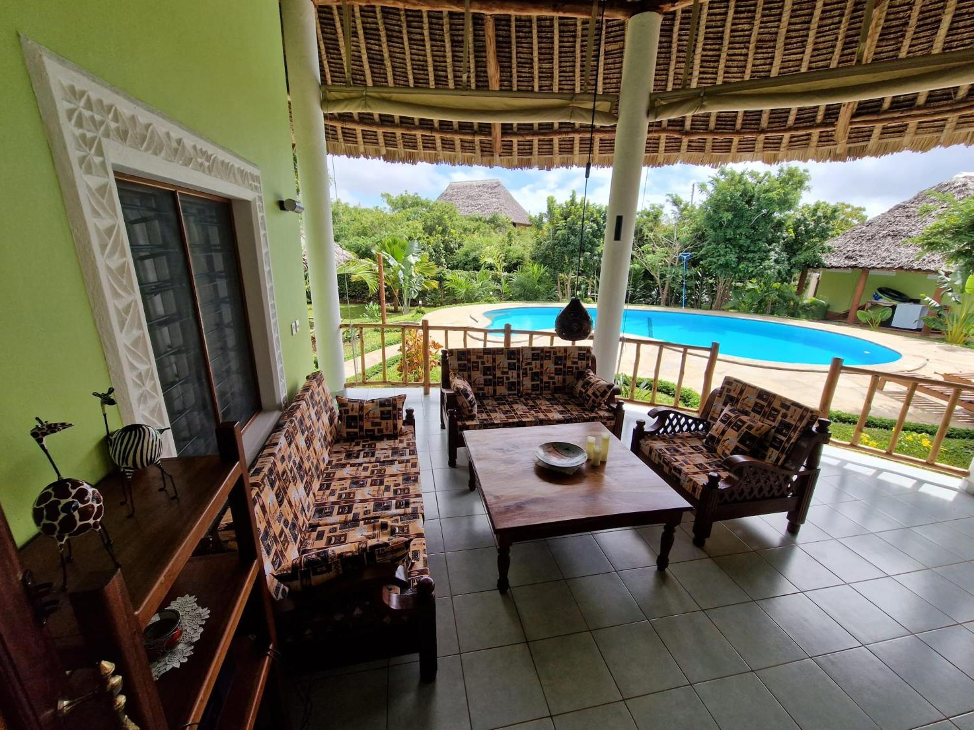 Paradiesische Villa Maisha Mazuri Mit Pool. Terrasse Und Personal ディアニ・ビーチ エクステリア 写真